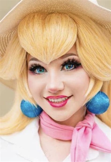Princess Peach Cosplay | Princess peach cosplay, Peach cosplay, Princess peach costume diy