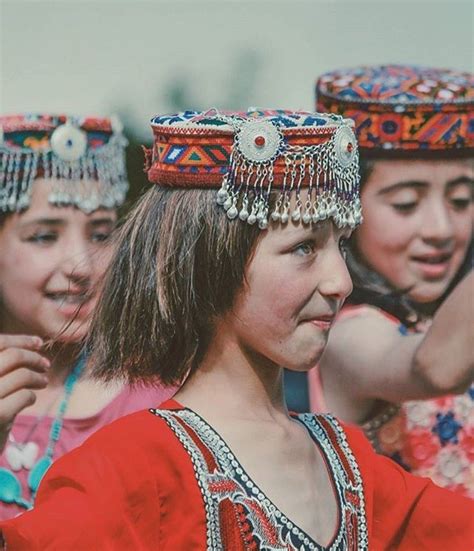 Kids From Hunza Valley Gilgit Pakistan | Valley girls, Hunza valley ...