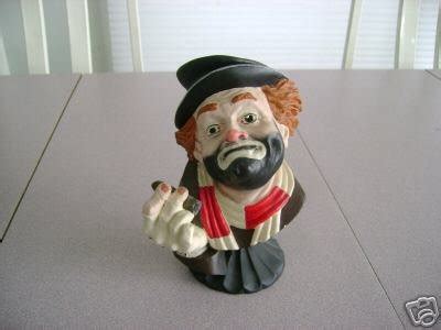 Red Skelton Statue Freddie the Freeloader | #24887378