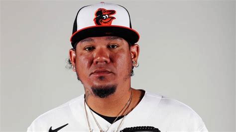 Félix Hernández decide salirse de su contrato con los Orioles