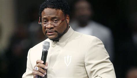 Eddie Long, megachurch pastor embroiled in scandal, dies at 63 | Fox 59