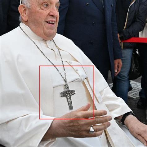 Images of Pope Francis wearing pride flag are AI-generated - CEDMO