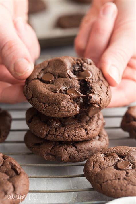 Mom's 4-Ingredient Double Chocolate Cookies | FaveSouthernRecipes.com