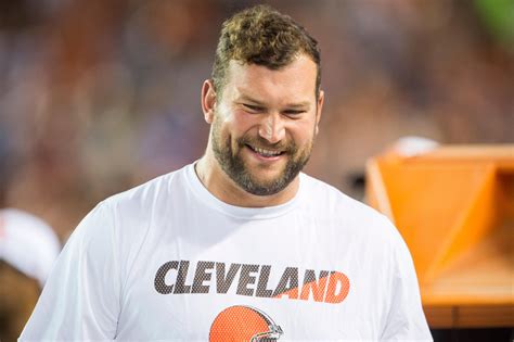 Joe Thomas’ Weight Loss Transformation Is an Inspiring One