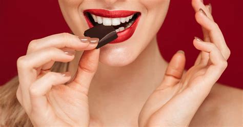 7 Surprising Benefits Of Eating Dark Chocolate - Boost Your Health And ...