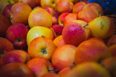 Red Apples At A Market Stall Photo Background And Picture For Free ...