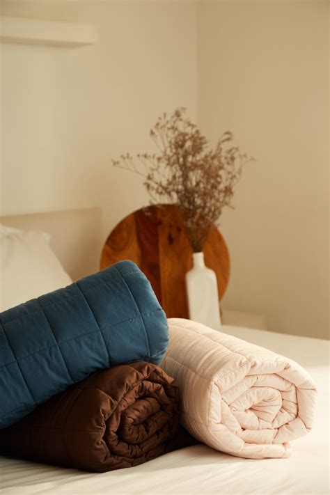 Weighted Blankets: Benefits, Do They Work, and More – The Sleep Chapter