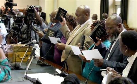 Zimbabwe: 341 MPs, Senators Take Oaths - allAfrica.com