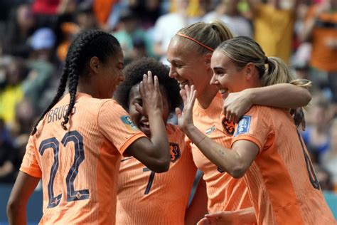 Netherlands beats South Africa 2-0 to advance to the quarterfinals of the Women's World Cup.