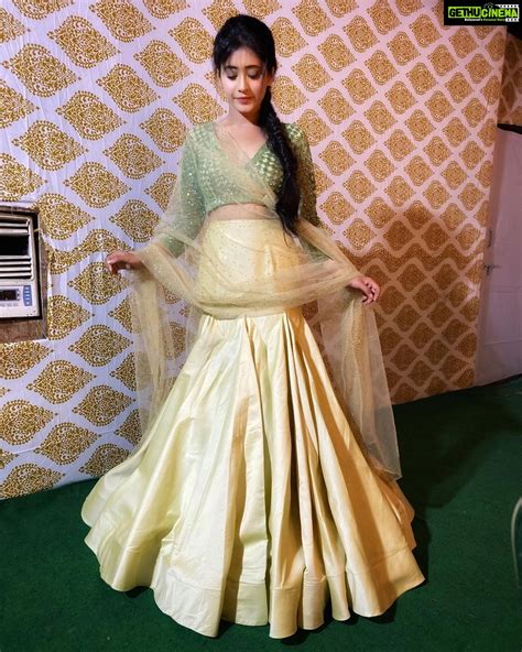 Shivangi Joshi Instagram - THE 19th ITA AWARDS 2019 Outfit ...