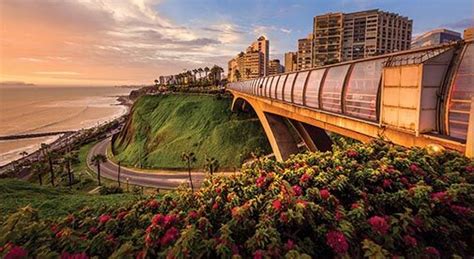 Perched on the Pacific: Artsy, Beach-Town Barranco in Peru - IL