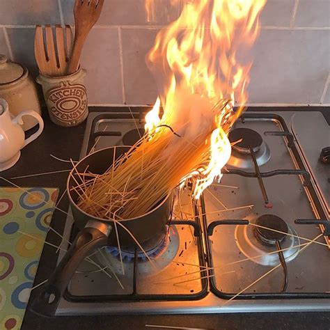 40 Times People Tried Cooking Things And Failed Miserably | DeMilked | Mood pics, Cursed images ...