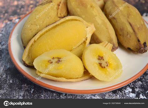 Pisang Rebus Boiled Banana Pisang Kepok Saba Banana — Stock Photo ...