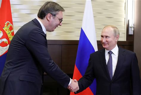 Russia, Serbia pledge expanded energy, military ties