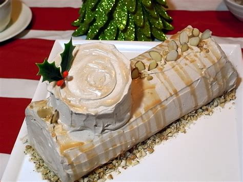 Yule Log Cake | Yule log is another popular Christmas cake i… | Flickr
