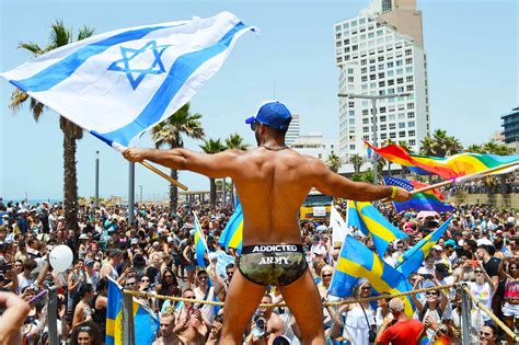 Tel Aviv LGBT Pride: Our best 33 Gay Pride Pictures | Coupleofmen.com