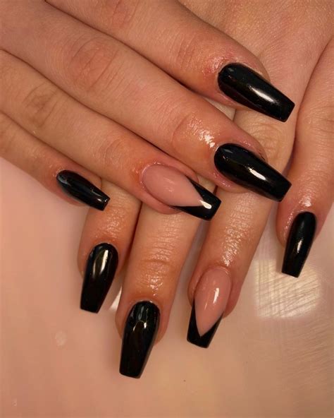 30 Popular Black Nails You Can Copy In Spring | Black gel nails, Short acrylic nails, Acrylic ...