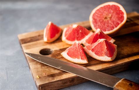 Pomelo vs Grapefruit: What's the Difference? - The Roaming Fork