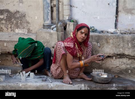 Young girls working on street Stock Photo: 43850223 - Alamy