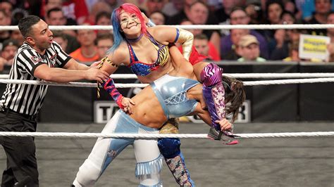 Female Pro Wrestling: Asuka vs Bayley - WWE NXT Takeover Brooklyn 2