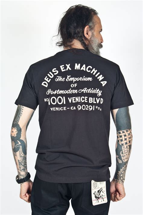 Deus Ex Machina - Venice Address Tee Black | ファッション, デザイン