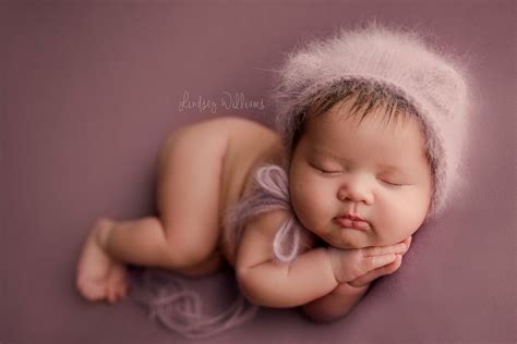 30 newborn baby poses for home and studio photography – Artofit