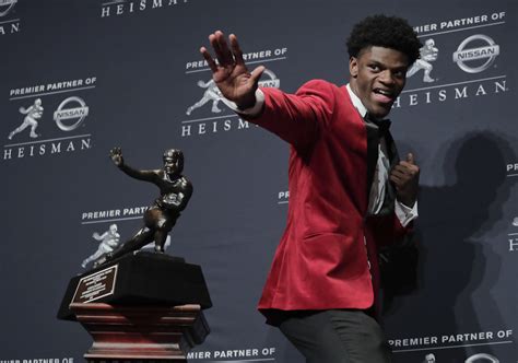 Heisman Pose: Who Struck the First Heisman Pose? Who Made it Famous? | Fanbuzz