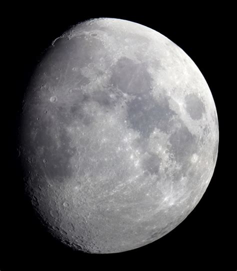 Waxing gibbous moon | La Lune gibbeuse croissante (Waxing gi… | Flickr