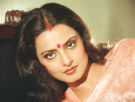 Retro Bollywood - Rekha in SILSILA