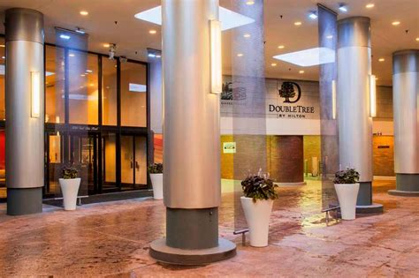 DoubleTree by Hilton Hotel Chicago - Magnificent Mile - 300 E Ohio Street, Chicago, IL | n49.com