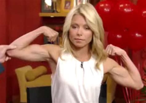 Kelly Ripa Muscles : r/MuscularCelebrities