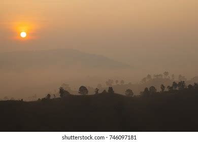 Mountain View Sunrise Stock Photo 746097181 | Shutterstock