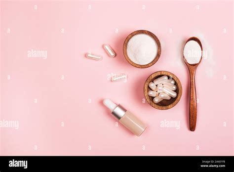 Different types of collagen. Powder, capsules and fluid Stock Photo - Alamy