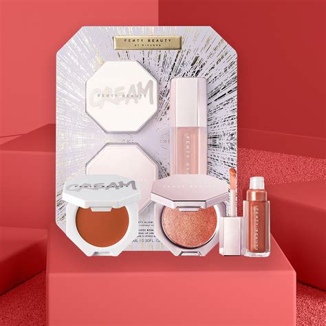 27 Makeup Gift Sets 2020 for Everyone on Your List | Glamour