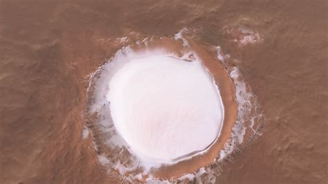 Flight over Korolev crater on Mars | 🎥 Fly over the famous 82 km wide water-ice-filled Korolev ...