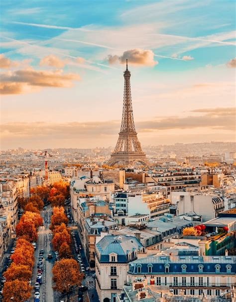 Paris in Autumn: Reasons to visit Paris in the fall - tosomeplacenew