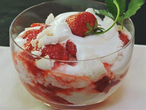 Foodista | Recipes, Cooking Tips, and Food News | ETON MESS (STRAWBERRY MERINGUE DESSERT), Low ...