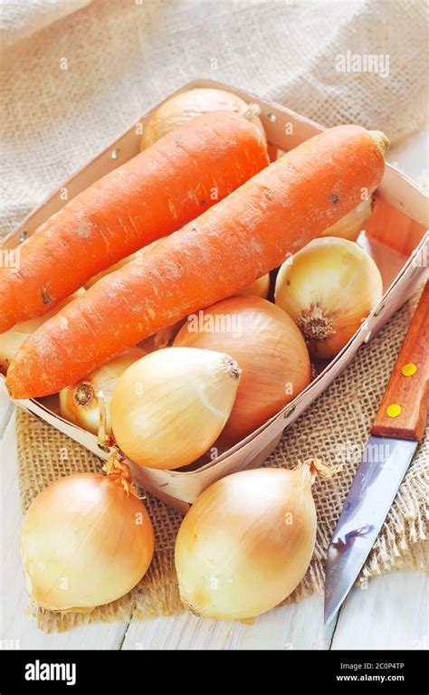 onion and carrot Stock Photo - Alamy