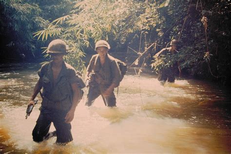 13 rare color photos of the Vietnam War, taken by the veterans who ...