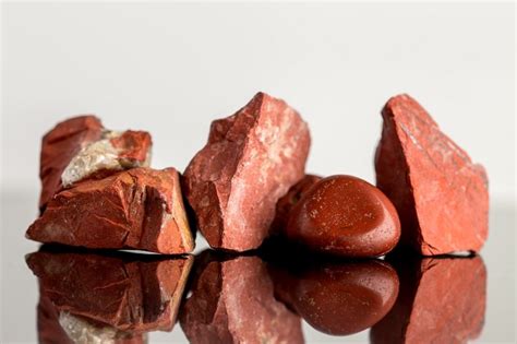 Jasper: Ultimate Guide To Collecting Jasper (What It Is and How To Find ...