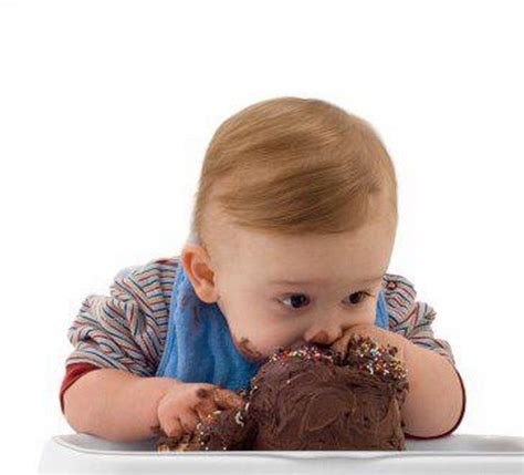 Pin by Walyaln3m on Baby | Funny cake, Baby eating, Chocolate