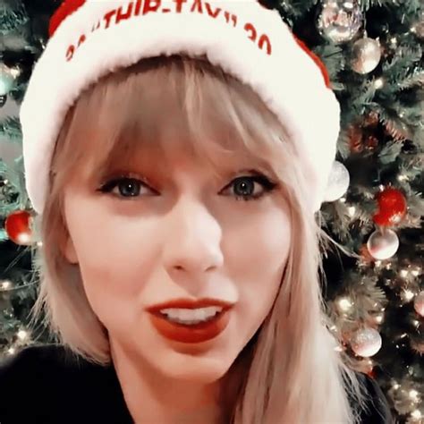 Taylor Swift Christmas, Taylor Swift Red, Pride Of Britain, Christmas Icons, Trending, Xmas