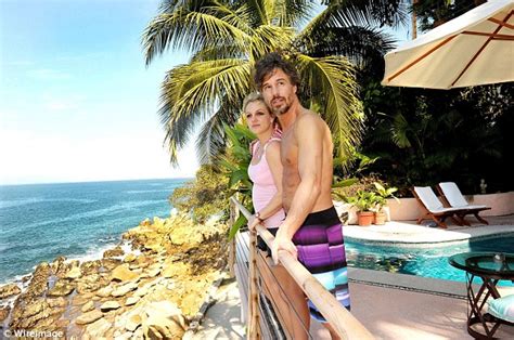Britney Spears enjoys romantic birthday getaway with boyfriend Jason ...