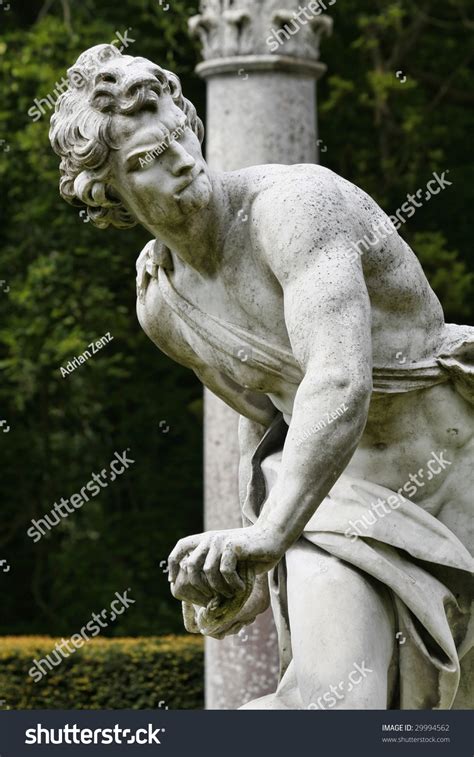 Statue David Killing Goliath Slingshot English Stock Photo 29994562 - Shutterstock