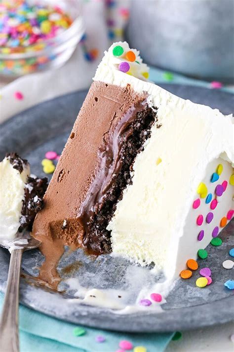 15 Easy Ice Cream Cake Recipes | HuffPost Life | Dairy queen ice cream cake, Easy ice cream cake ...