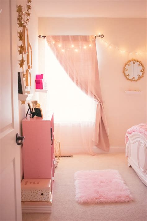 A Pink & Gold Girl’s Room