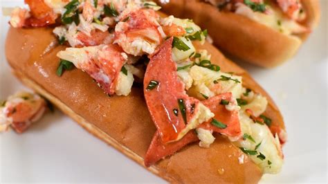 Buttery Connecticut-Style Lobster Rolls Recipe