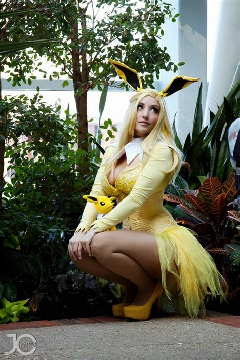 Cosplay Feature: Jaycee Cosplay's Jolteon!