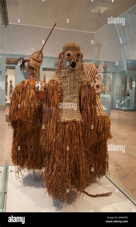 Asmat body mask arts africa hi-res stock photography and images - Alamy