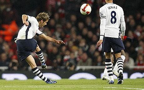 Tottenham's David Bentley thanks Clive Allen for wonder goal against Arsenal